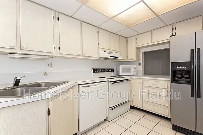 Foto del edificio - 17 High Point Cir N