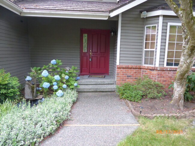 Foto del edificio - Beautiful 4 Bed 2.5 Bath 2 Story Home in S...
