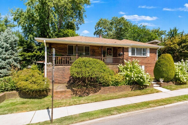 Foto del edificio - 343 Tremont Ave