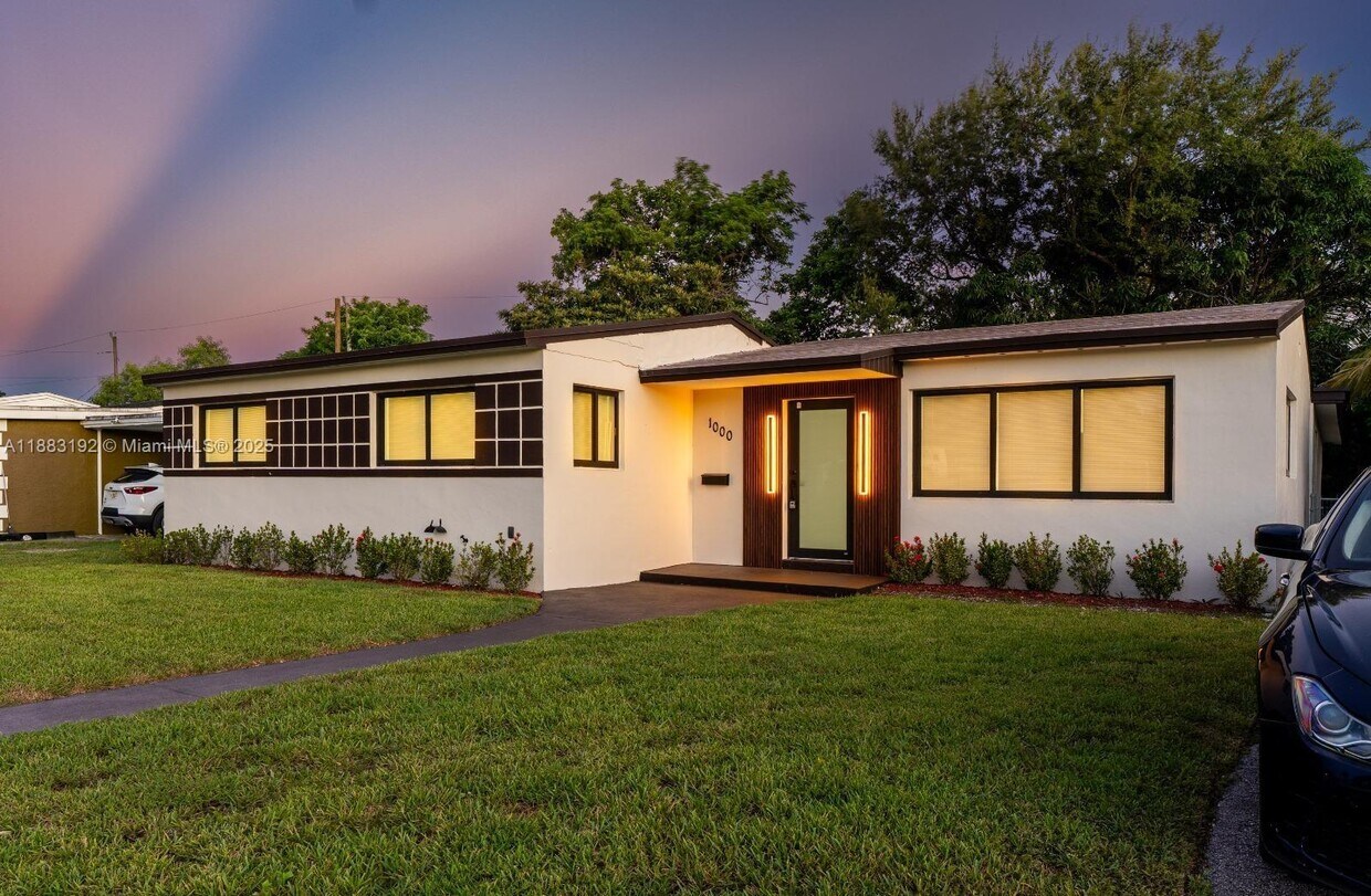 Foto principal - 1000 NW 198th St