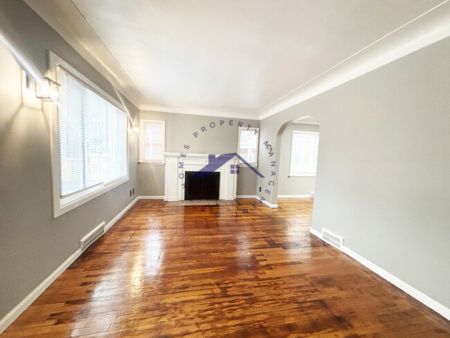 Building Photo - 5980 Lenox St