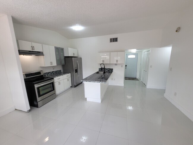 Foto del edificio - 10345 SW 209th Ln