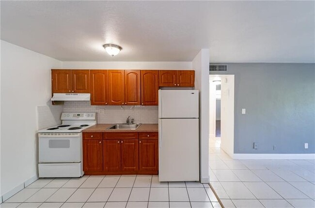 Building Photo - 3801 SW 60th Ter