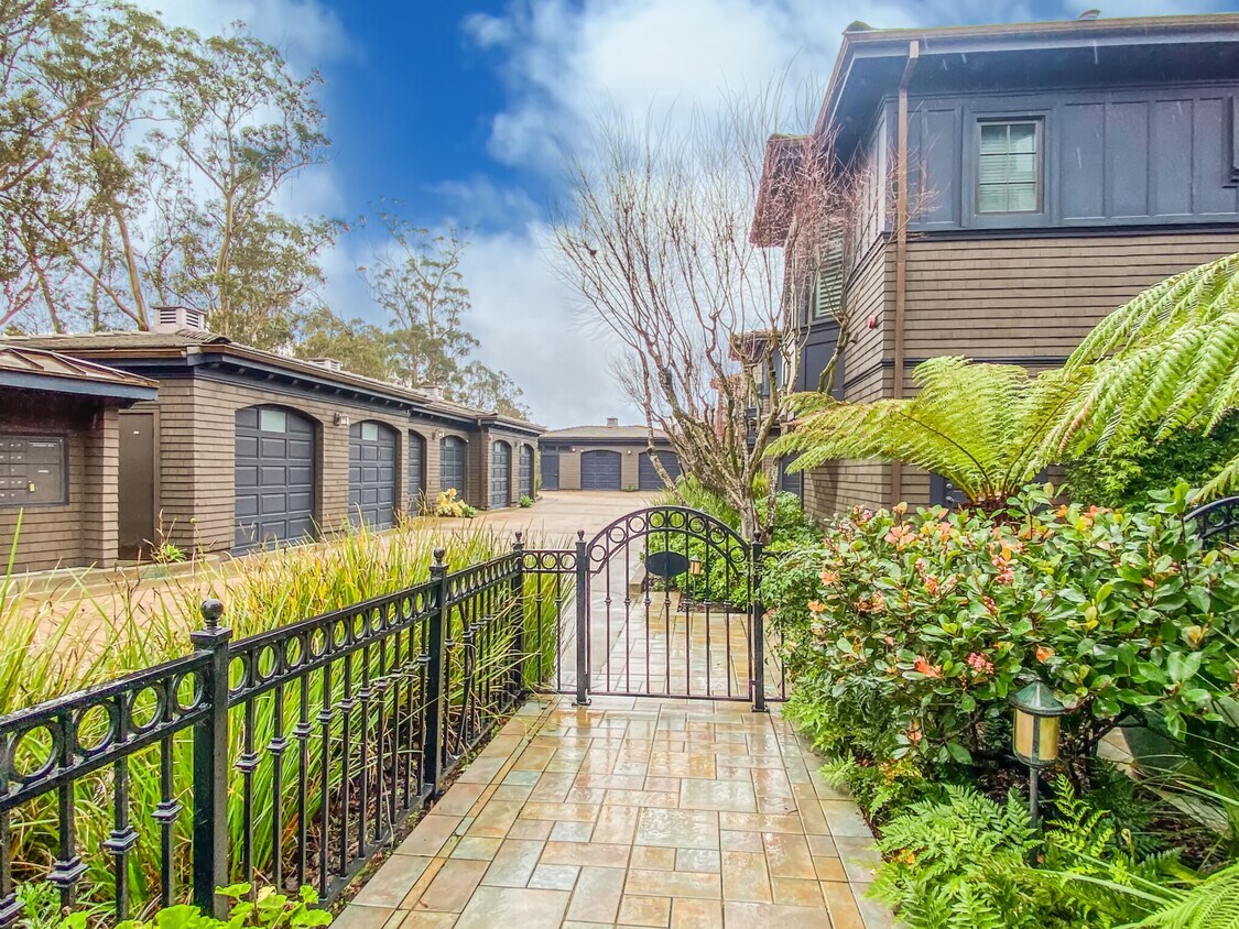 Primary Photo - 36 De Silva Island Dr