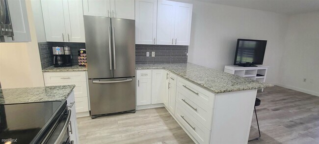 Building Photo - 3 br, 2.5 bath House - 7780 Stone Harbour ...