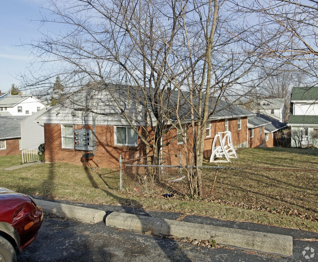 Building Photo - 2021 Mayfair Rd