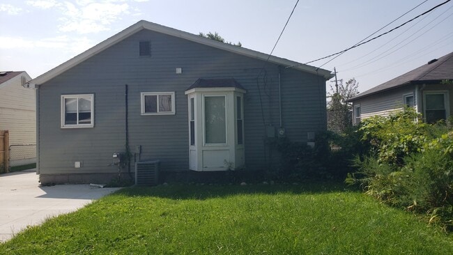 Foto del edificio - 1581 Garfield St