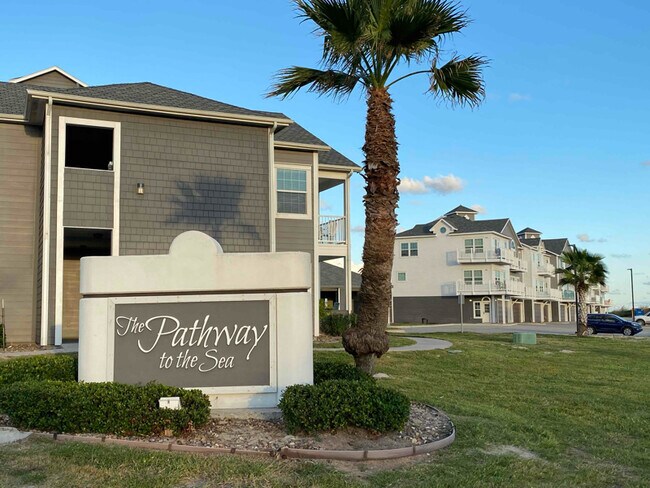 Foto del edificio - 14802 Whitecap Blvd