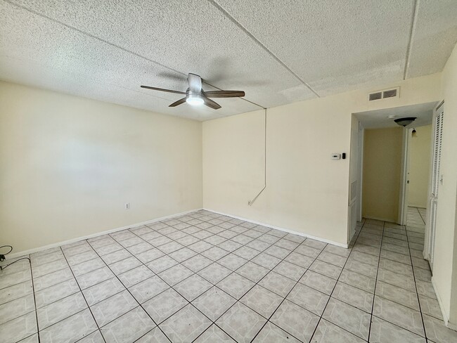 Building Photo - 698 Michigan Ct