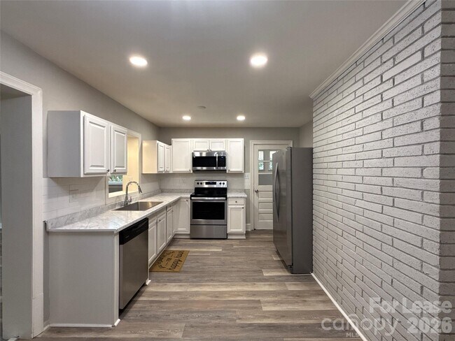 Foto del edificio - 2745 Dogwood Ave