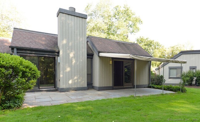 Building Photo - 986 Heritage Village