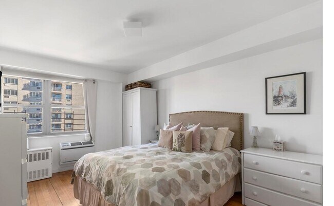 MBR - 100 W 93rd St