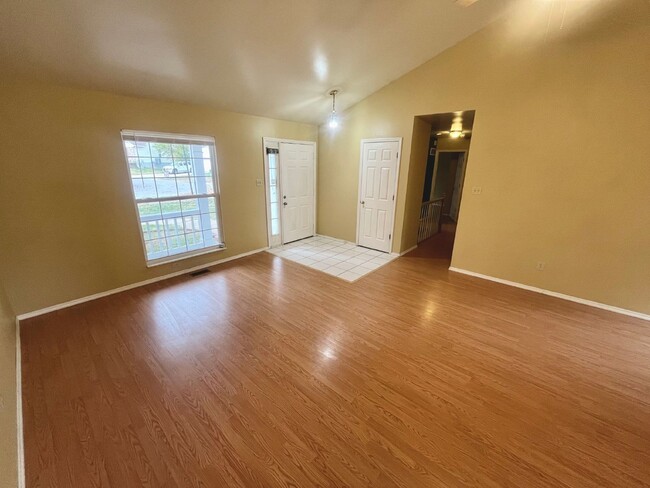 Building Photo - Welcome Home: Spacious 4-Bedroom Gem with ...