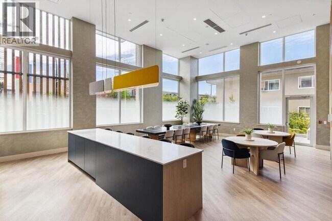 Photo du bâtiment - 6537-6537 Telford Ave