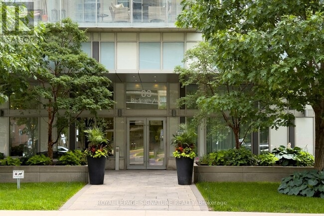 Building Photo - 83 Redpath Ave