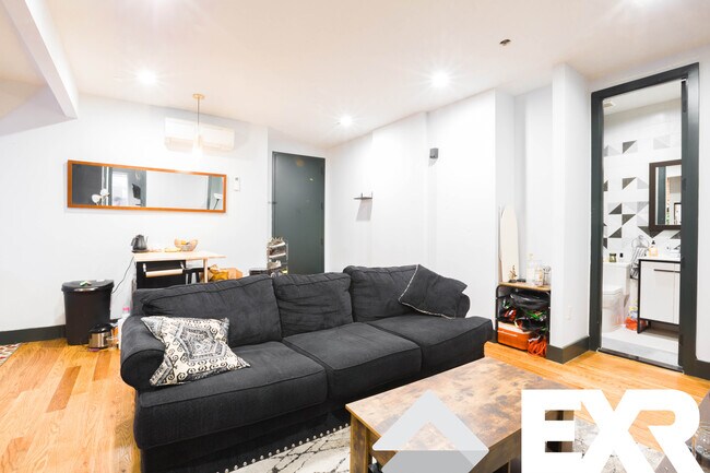Foto del edificio - 301 Broadway