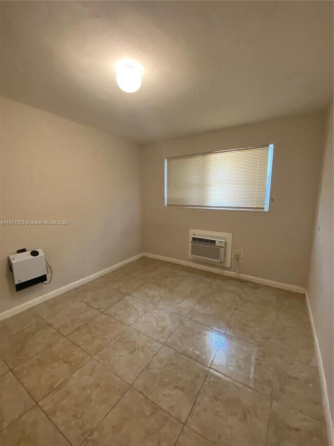 Foto del edificio - 7551 Venetian St