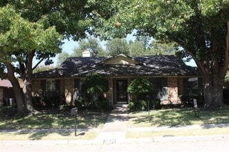 Building Photo - 4509 Cleveland Dr