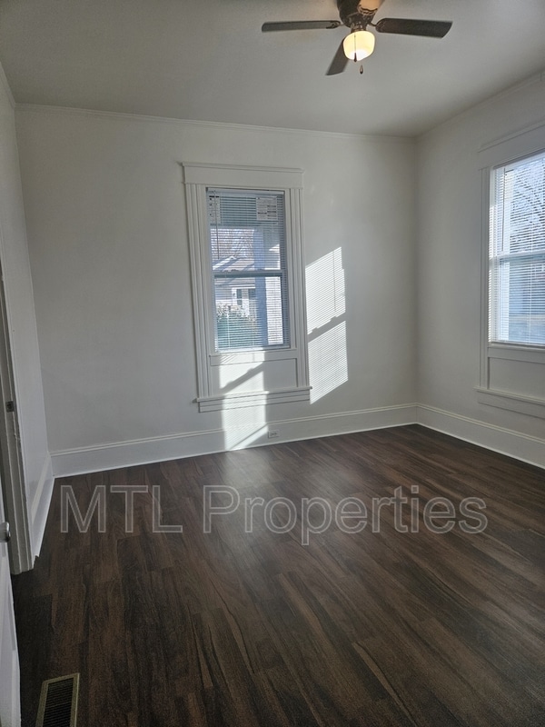 Building Photo - 238 E Moore St