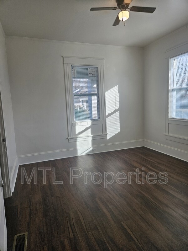 Foto del edificio - 238 E Moore St