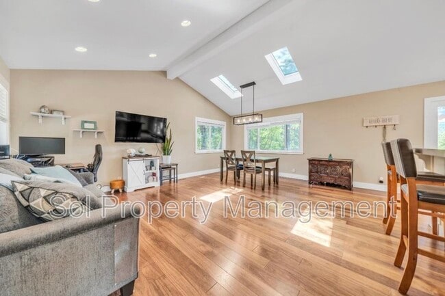 Foto del edificio - 20800 Locust Dr