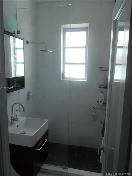 Foto del edificio - 740 10th St