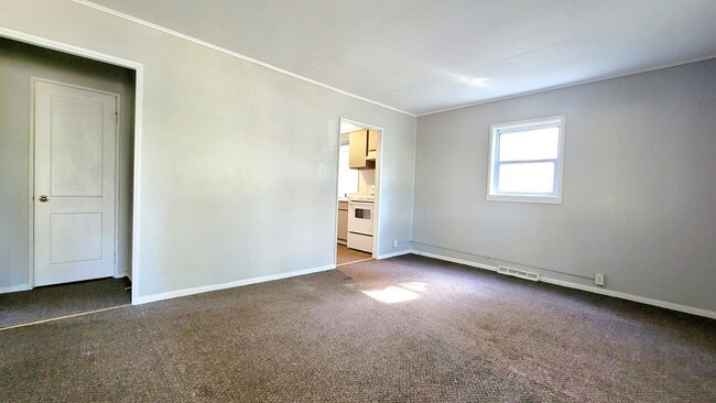 Building Photo - 254 Kenmore