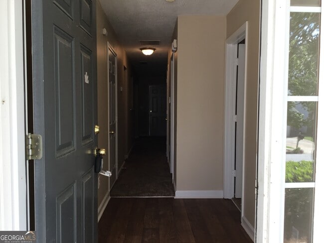 Foto del edificio - 4132 Ravenwood Ct
