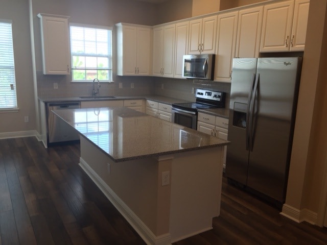 Building Photo - 1028 Parma Cir