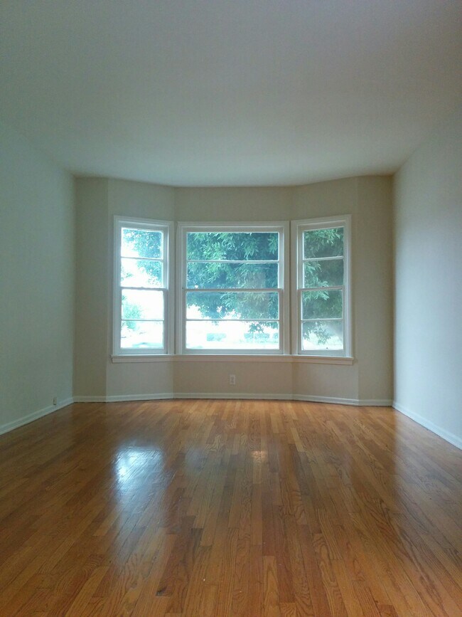 Foto del edificio - 5641 San Vicente Blvd
