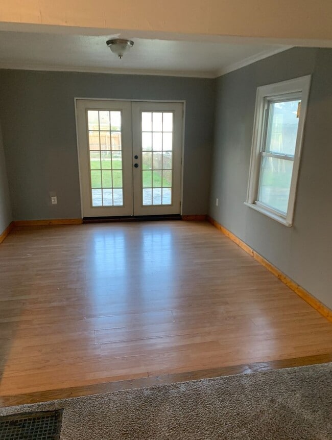 Building Photo - 3 Bed 1 Bath