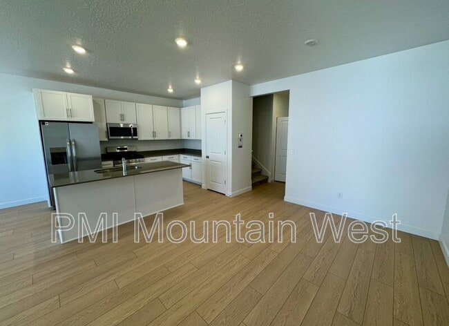 Building Photo - 2298 Wildwood Ln