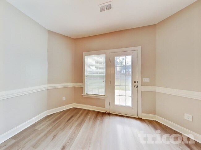 Foto del edificio - 37 Pedley Pl