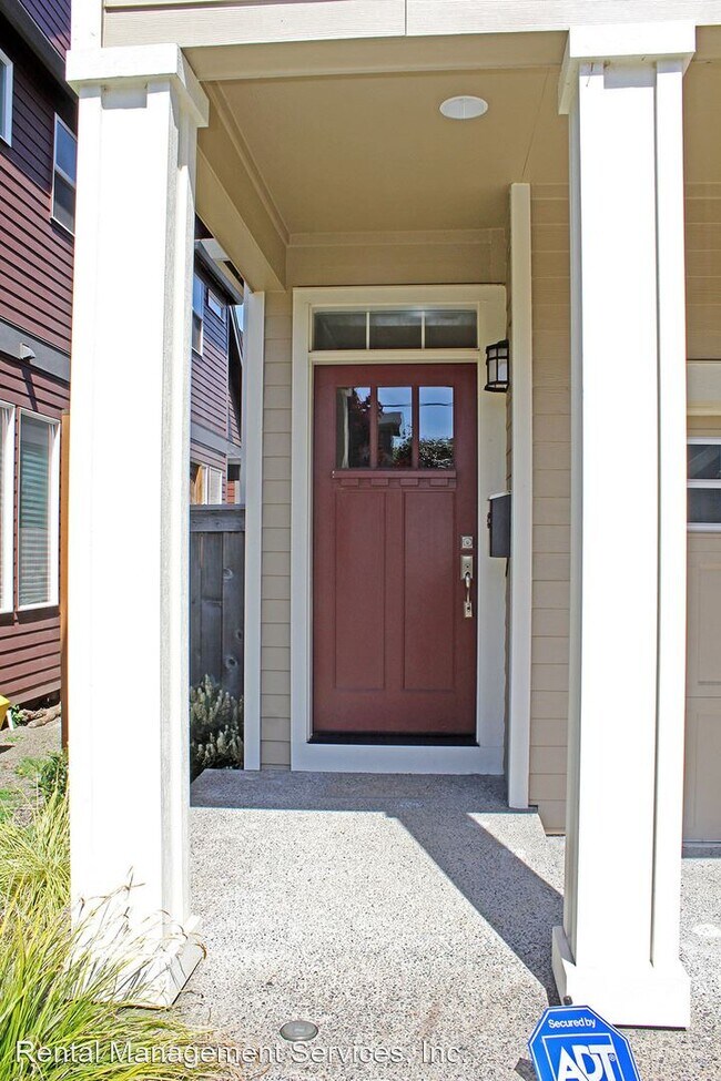 Building Photo - 3 br, 2.5 bath House - 1333 NE Roselawn St