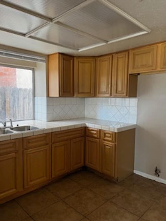 Building Photo - 3Bd/2.5Ba House + Den - 23369 Seafarer Way