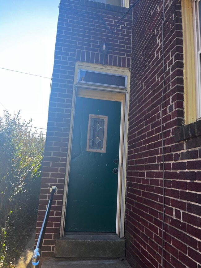 Building Photo - 1811 Mulberry St