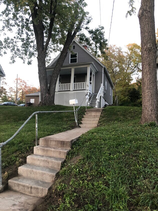 1720 W 9th St, Davenport, IA 52804 House Rental in Davenport, IA