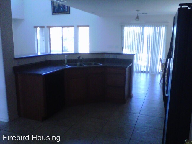 Building Photo - 21680 E Via del Rancho