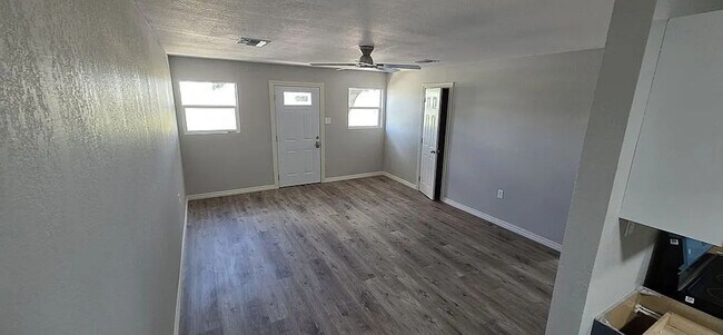 Foto del edificio - 723 SW 45th St