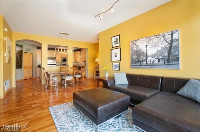 Building Photo - 2 br, 3 bath  - 292 Spring St # 114