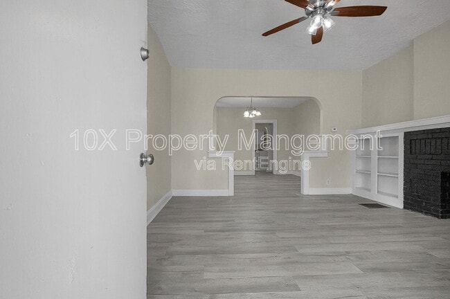 Building Photo - 1085 E 17th Ave