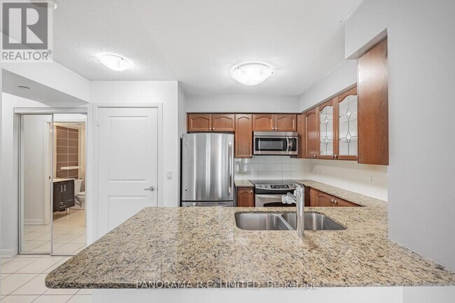 Photo du bâtiment - 205-1205 Sherway Gardens Rd