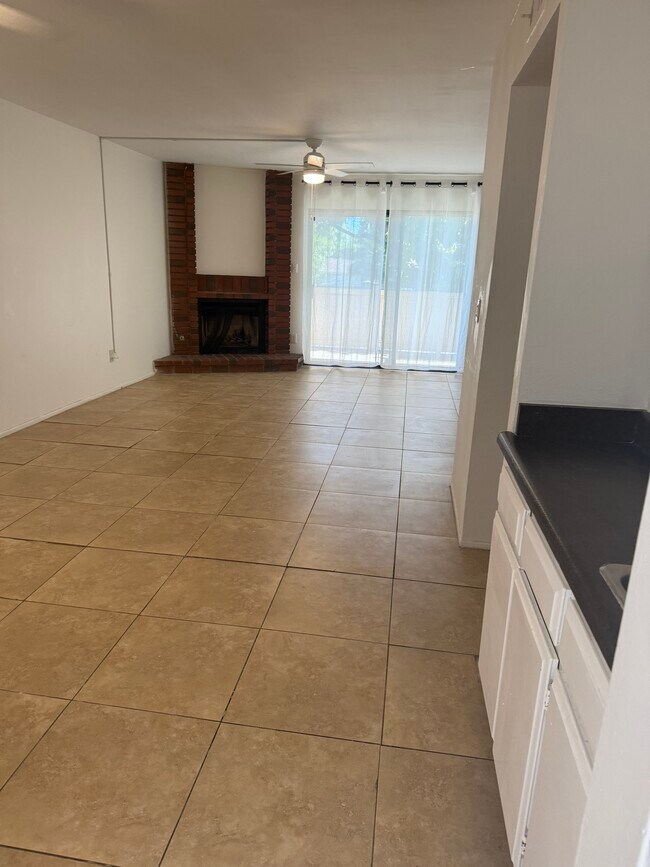 Foto del edificio - 13959 Victory Blvd