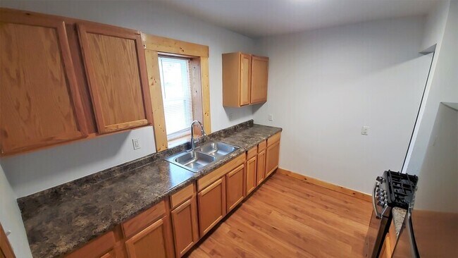 Foto del edificio - 1679 29th St NE