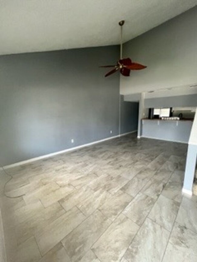 Foto del edificio - 2 Bed 2 Bath Townhome