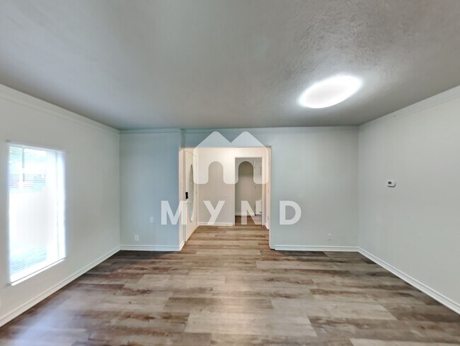 Building Photo - 5408 Mack Rd