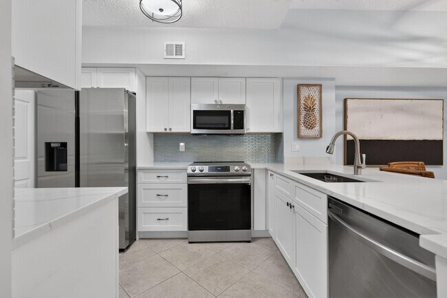 Foto del edificio - 236 Village Blvd