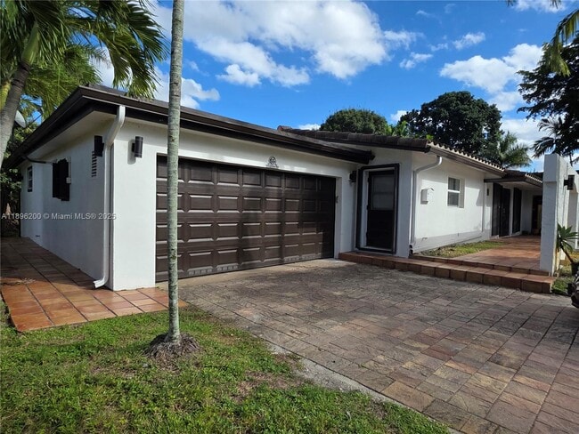 Foto del edificio - 690 NW 68th Ave