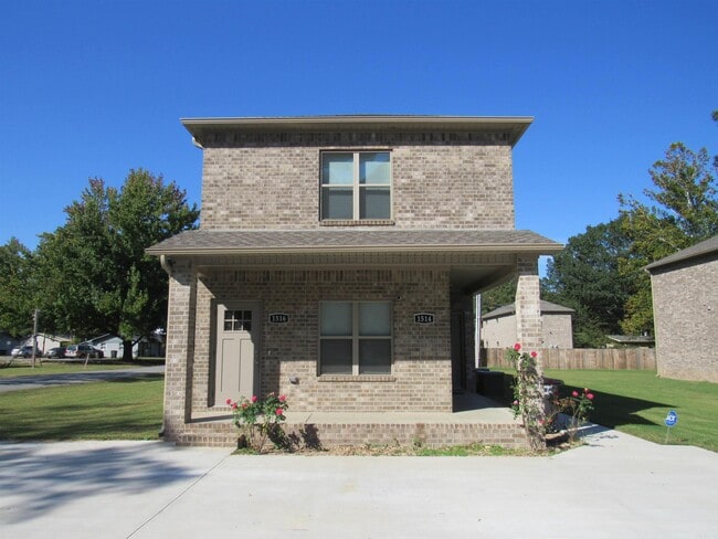 Building Photo - 1516 S Bailey St