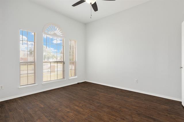 Foto del edificio - 10204 Belfort Dr